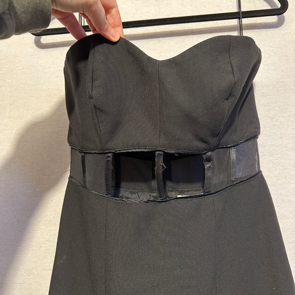 *FLAW* RTR Cinq a Sept Annalie Gown - size 4 - Picture 5 of 9